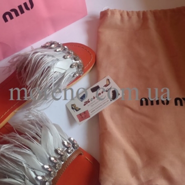 Шлепанцы Miu Miu с перьями серые фото 1