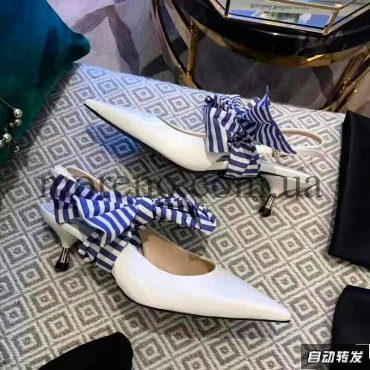 Туфли Prada белые с отделкой фото 3