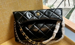 Стьобана сумка Chanel на замочку фото 3