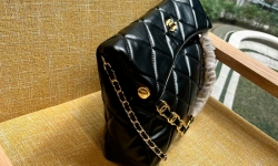 Стьобана сумка Chanel на замочку фото 4
