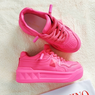 Кросівки ValentinoONE STUD рожеві
