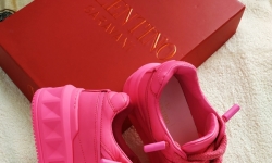 Кросівки ValentinoONE STUD рожеві фото 1