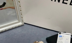Міні-сумочка Chanel стьобана в кольорах фото 12