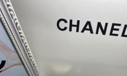 Міні-сумочка Chanel стьобана в кольорах фото 11
