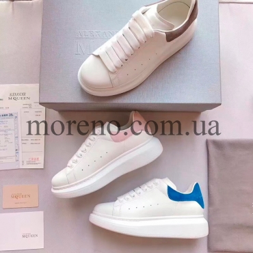 Кроссовки Alexander McQueen белые с лого фото 2