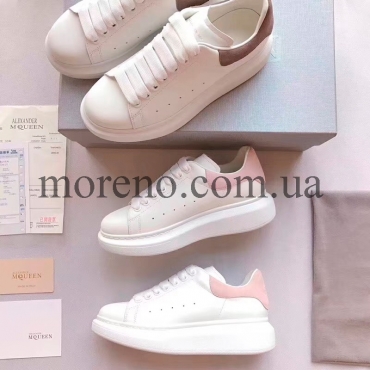 Кроссовки Alexander McQueen белые с лого фото 3