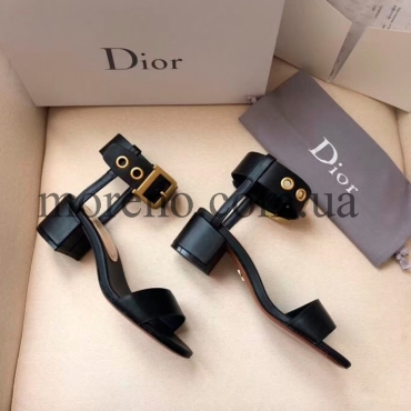 Босоножки Dior на невысоком каблучке
