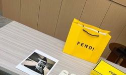 Шльопки Fendi нова коллекція фото 4