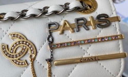 Сумочка Chanel біла з обробкою фото 4