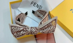 Обруч Fendiс бантиком в коробке с лого фото 2