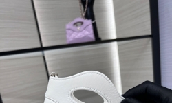 Міні-сумочка Chanel біла з ручками з ланцюжком фото 1