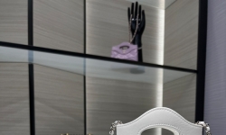 Міні-сумочка Chanel біла з ручками з ланцюжком фото 3