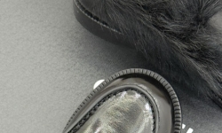 Сліпери Chanel шкіряні на хутрі фото 2