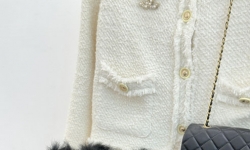 Сліпери Chanel шкіряні на хутрі фото 6