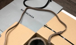 Сумка-міні Balenciaga Hourglass в кольорах фото 9
